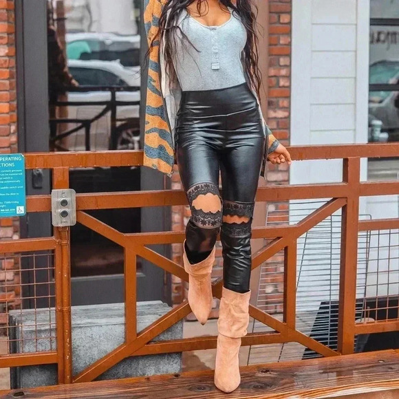 Lace cut out Faux Leather Leggings - Picture 6 of 6